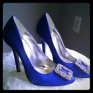 Martinez Valero Blue Heels